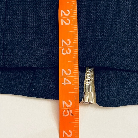 Vintage Tracy Evan’s Navy and Cream Sleeveless Jacket - Picture 5 of 5